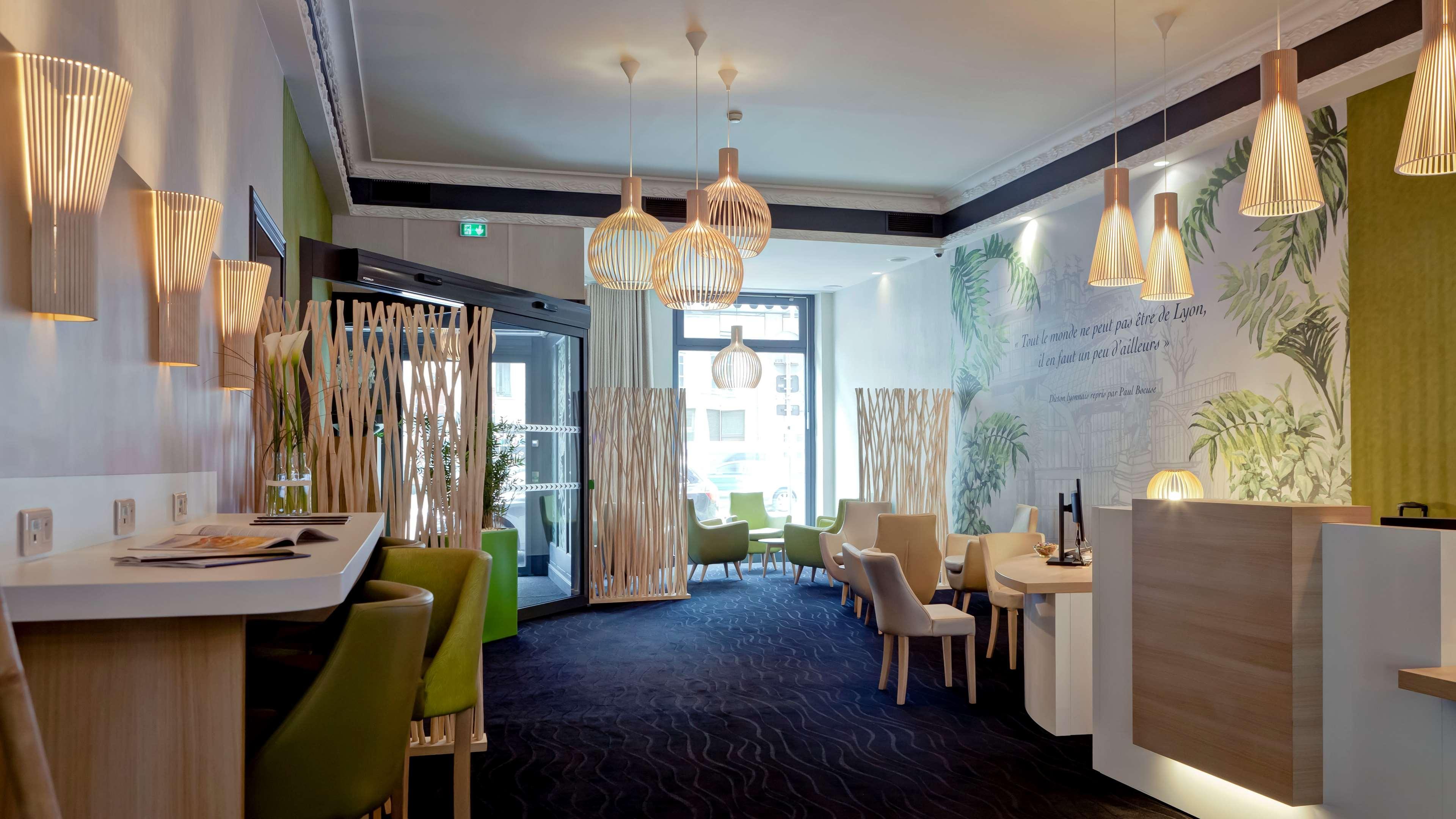 Best Western Crequi Lyon Part Dieu Exterior photo